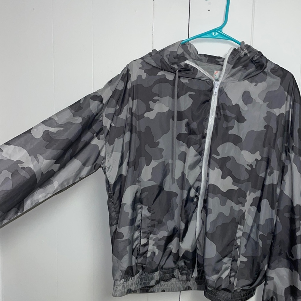 Pink rose womens camo windbreaker